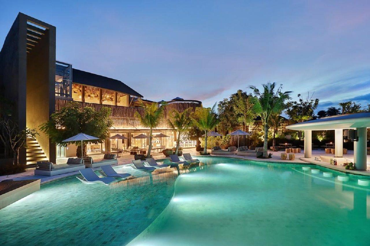 Cross Bali Breakers Hotel Jimbaran Kültér fotó