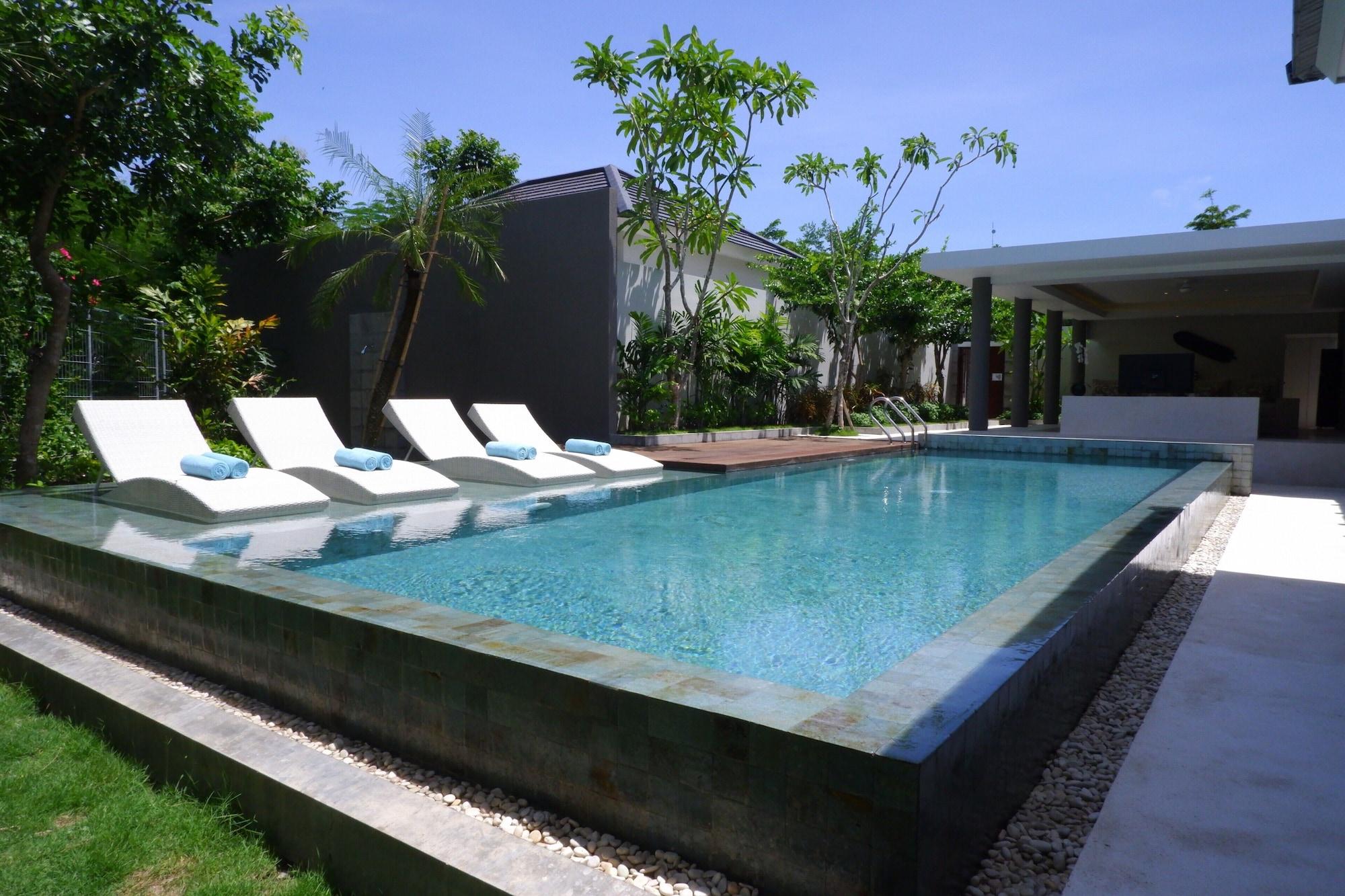 Cross Bali Breakers Hotel Jimbaran Kültér fotó