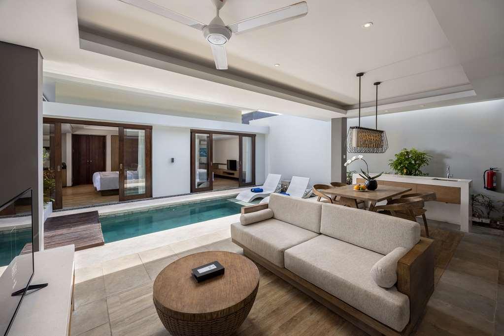 Cross Bali Breakers Hotel Jimbaran Szoba fotó
